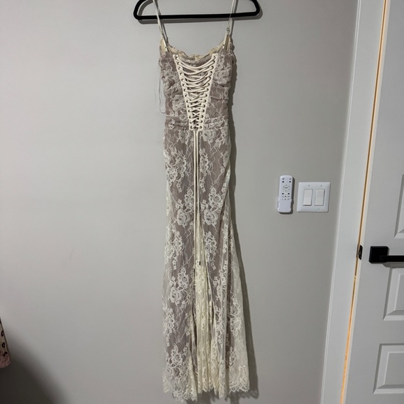 HOUSE OF CB Artemis Lace Maxi Dress XS - Picture 5 of 6
